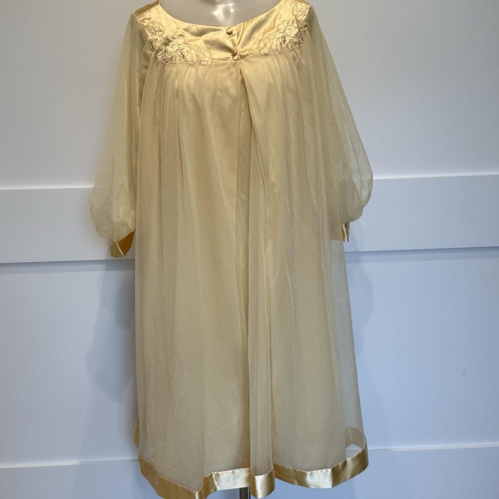 Vtg 60s Gossard Artemis Pastel Yellow Floral Satin Trim Dollette Peignoir Set LG